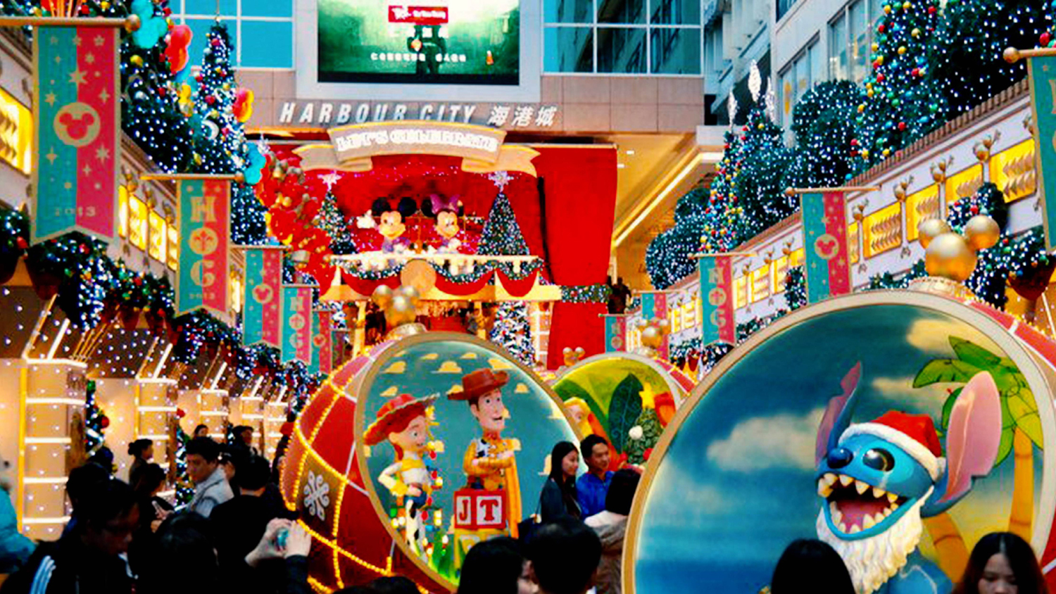 香港海港城「迪士尼華麗聖誕大宅」裝置
